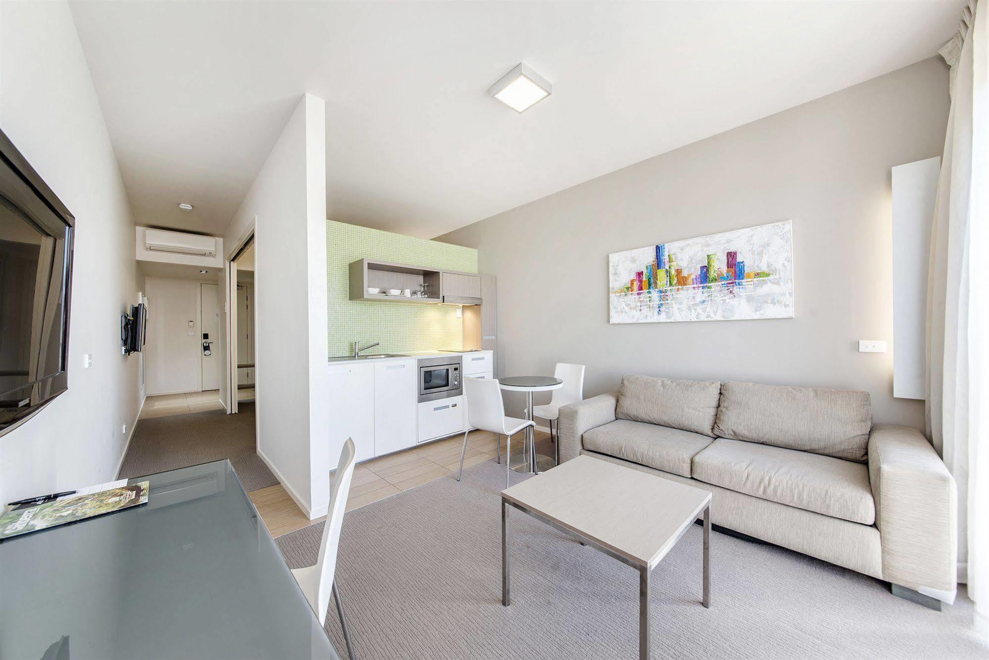 Abode Gungahlin Aparthotel Canberra Luaran gambar